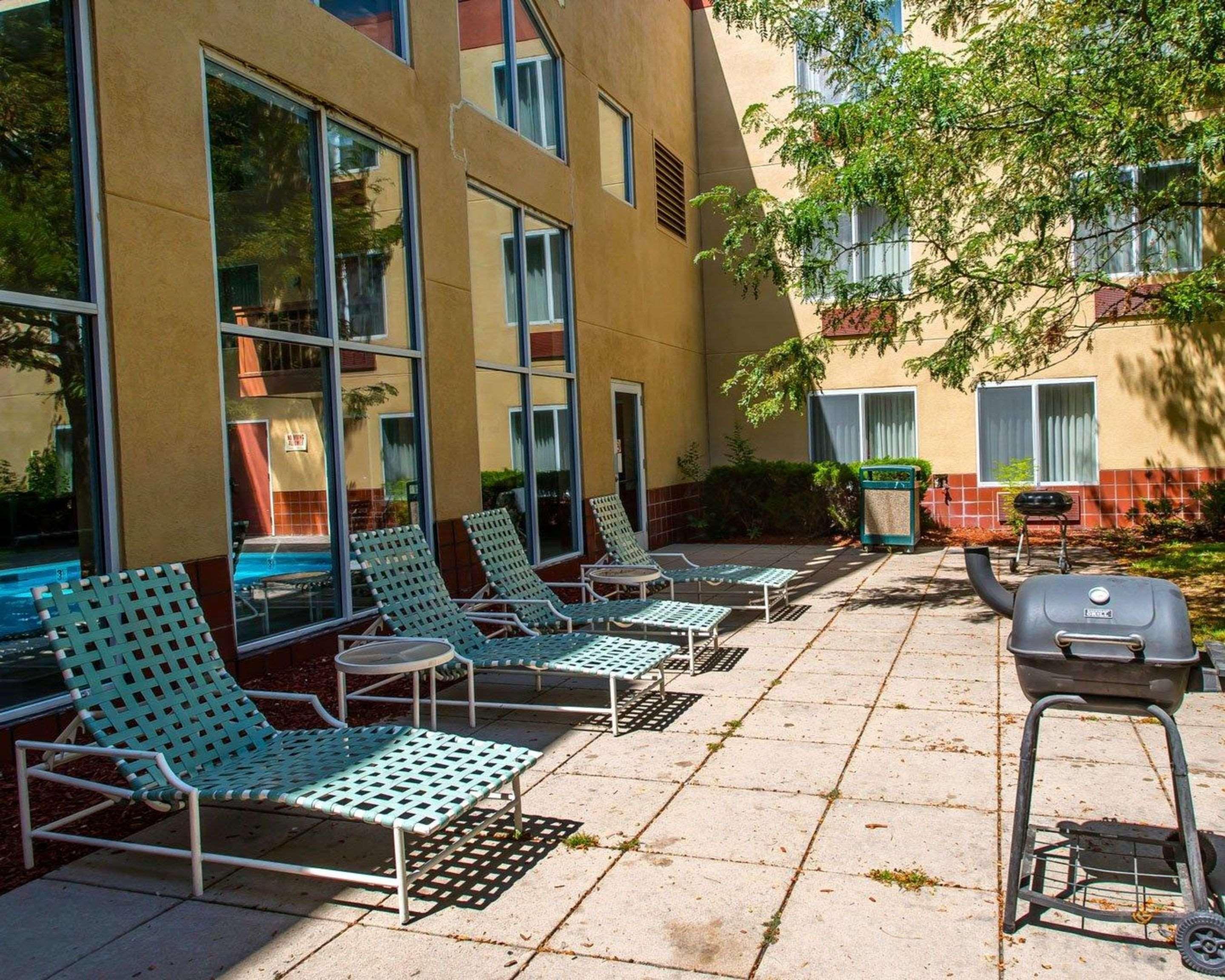 Quality Inn And Conference Center Greeley Downtown Exterior foto
